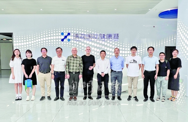 (中文) 藥理團體與英高校訪珠促交流